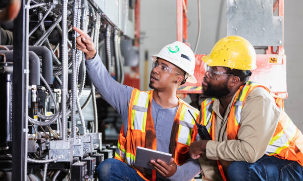Best Affordable Emergency Electrician  in Sumner, IA